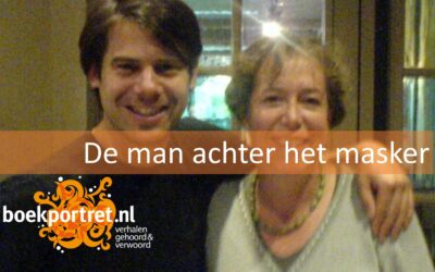 De man achter het masker